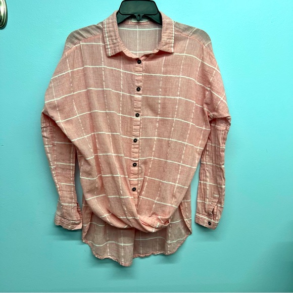 Steezyer oversized button up top with cross over - Picture 1 of 8